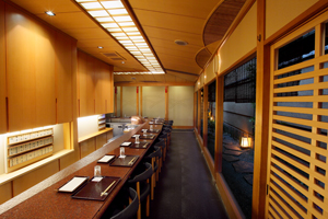 Tempura Bar (with chairs): Up to 16 guests
