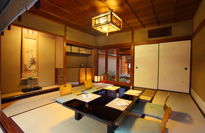 Ozashiki (Private Room): From 2-8 guests